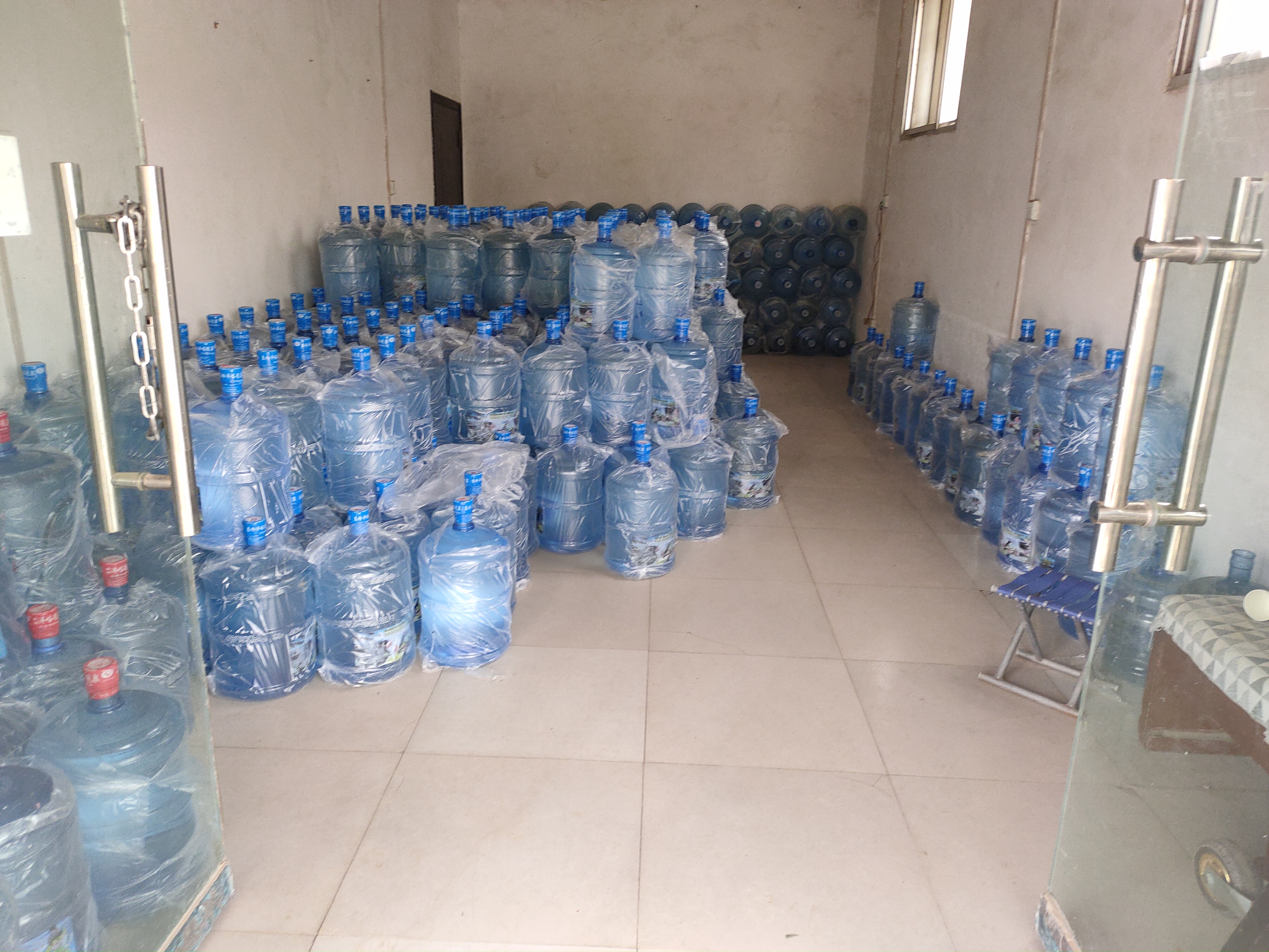 西安港務(wù)區(qū)楊師傅桶裝水配送站 - 西安市桶裝水站