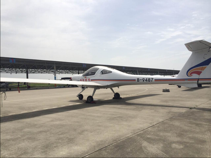 特技訓(xùn)練機(jī) 鉆石DA20