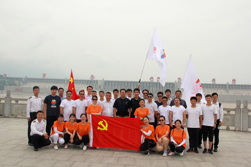 海航航校開展“七一”主題黨日活動