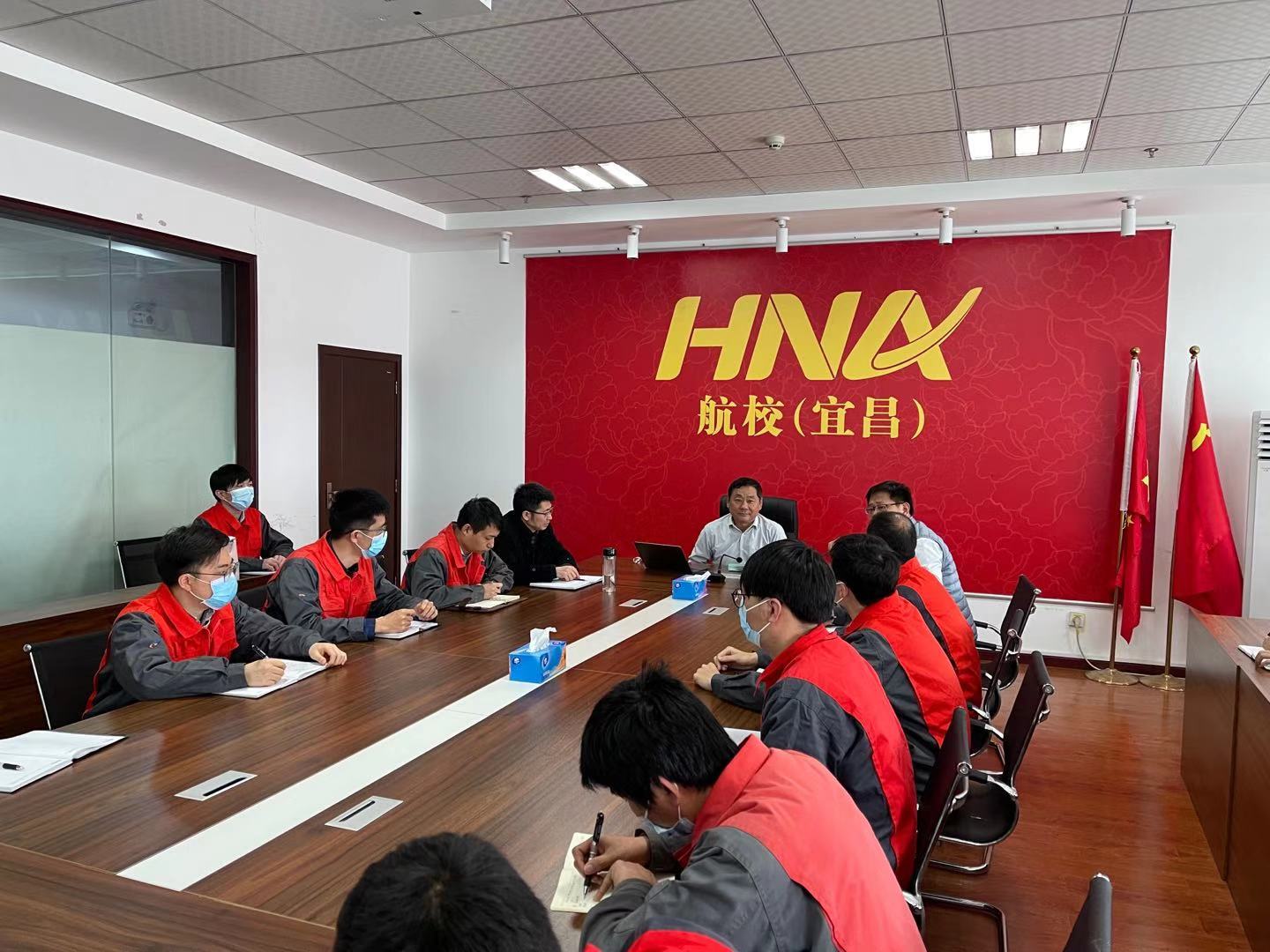 海航航校召開“當前形勢下如何做好飛機維修保障“講座