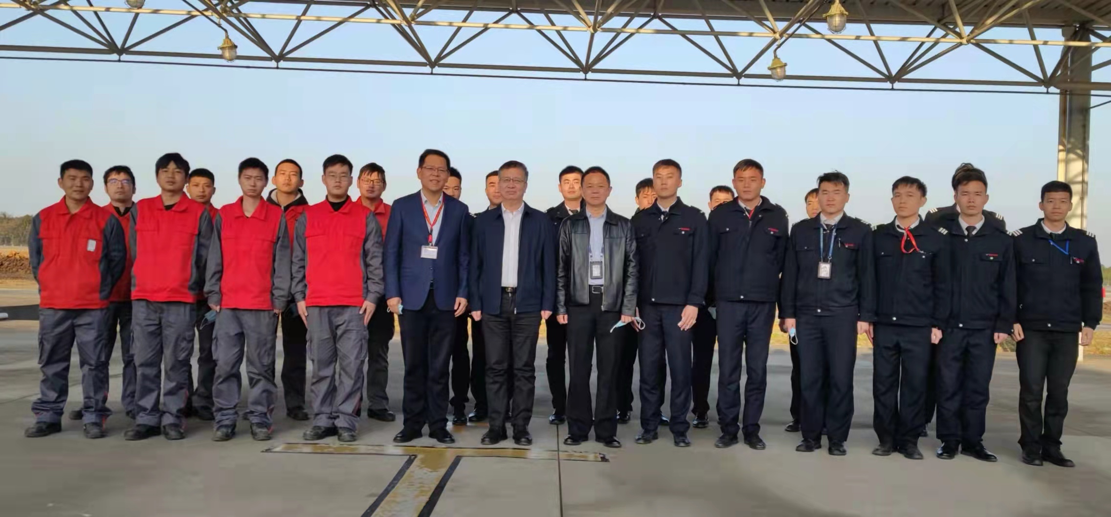 民航湖北監(jiān)管局江濤局長(zhǎng)一行蒞臨海航航校調(diào)研和指導(dǎo)工作