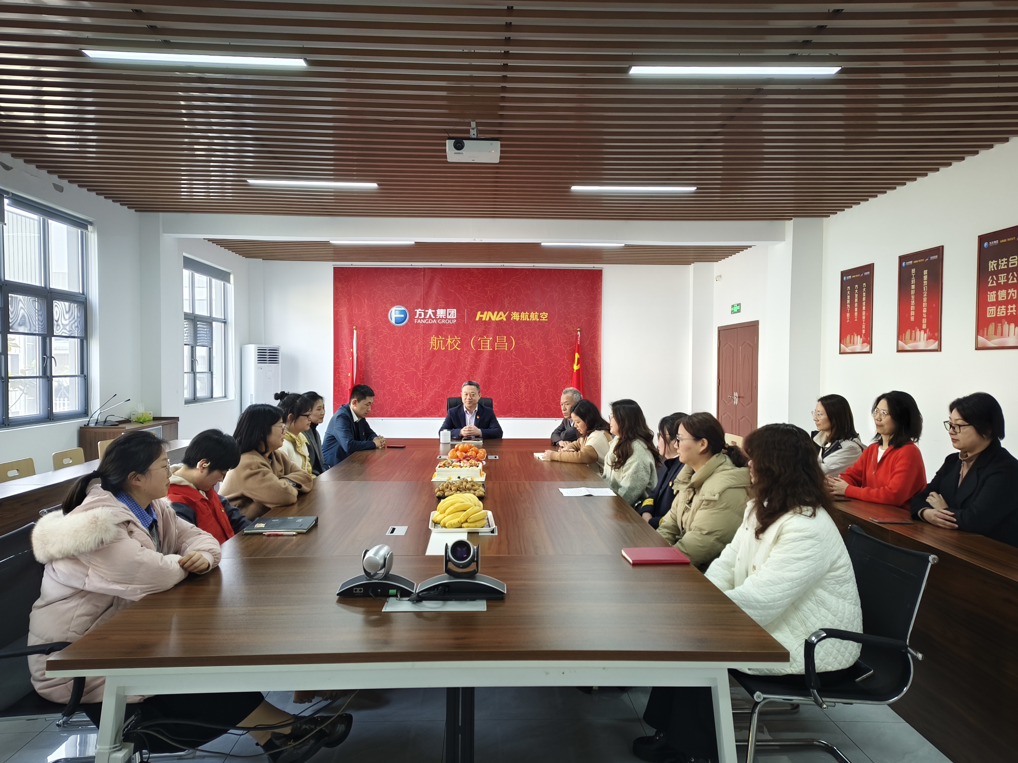 情暖三月，致敬三八〡海航航校舉辦慶?！叭恕眿D女節(jié)系列活動