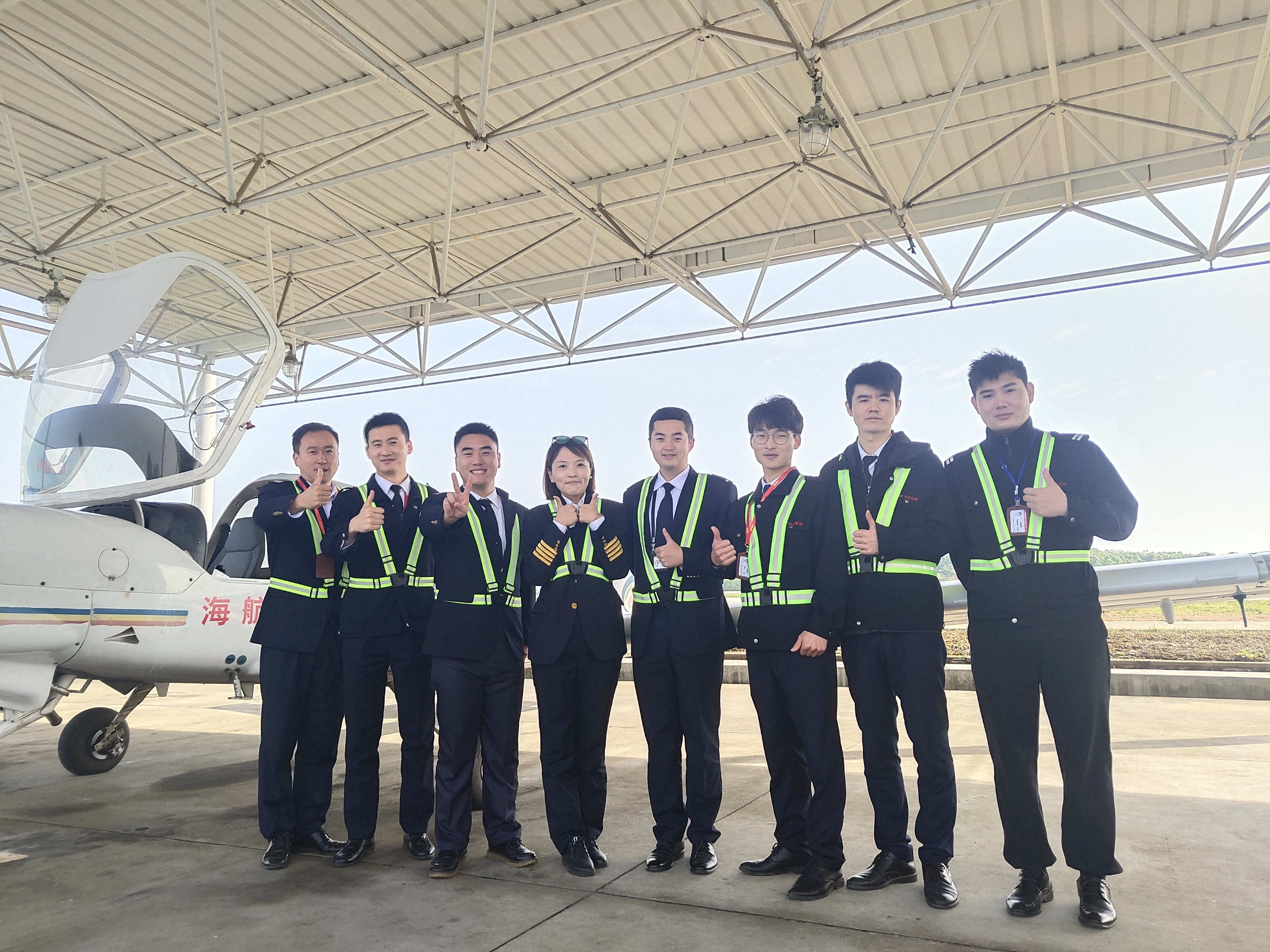 首次放單飛！海航航校又一批飛行學員完成藍天“成人禮”